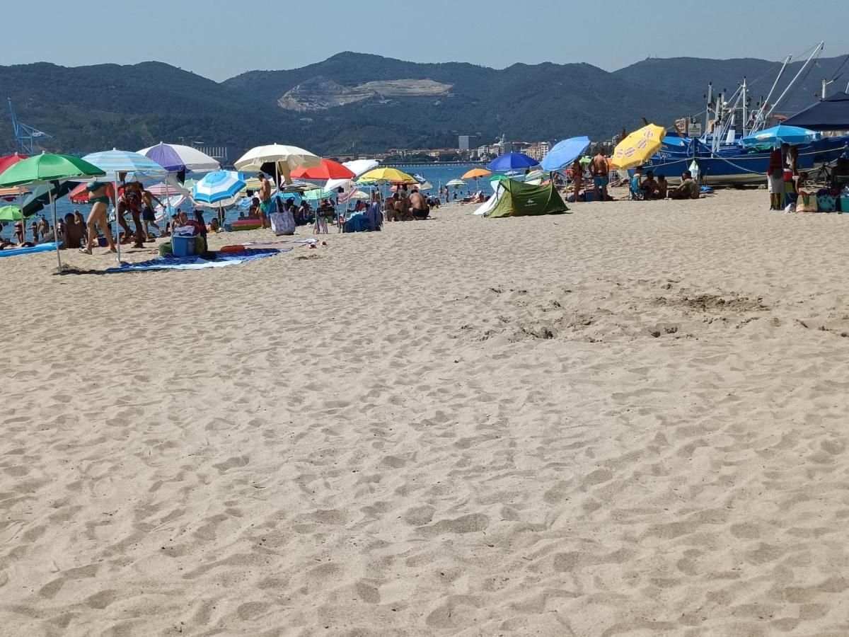 House Of Fly With Sea View, Front The Beach Savona Esterno foto