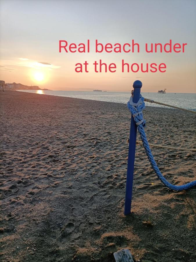 House Of Fly With Sea View, Front The Beach Savona Esterno foto